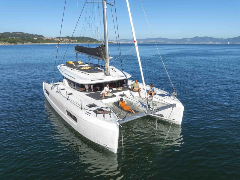 Alquiler de catamarán Lagoon 43 en Mallorca y Canarias