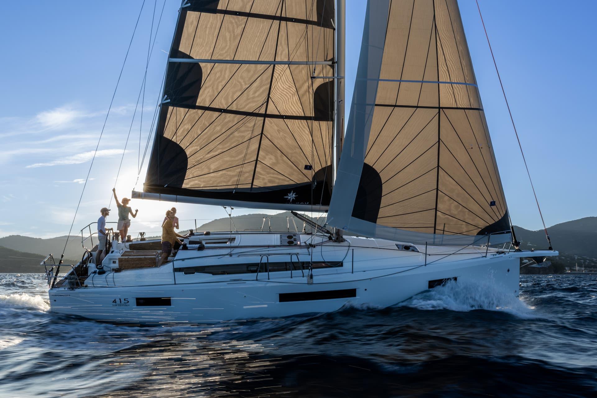 Jeanneau Sun Odyssey 415 en navegación - alquiler de veleros en Canarias y Mallorca con Ecc Yacht Charter
